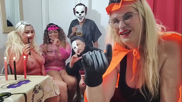 ESPECIAL DE HALLOWEEN SEXY ASSUSTADOR sejam bem vindos ao inferno orgia surubas um gang bang melhor festa do Brasil só vem assina o Sheer ou veja no XRD