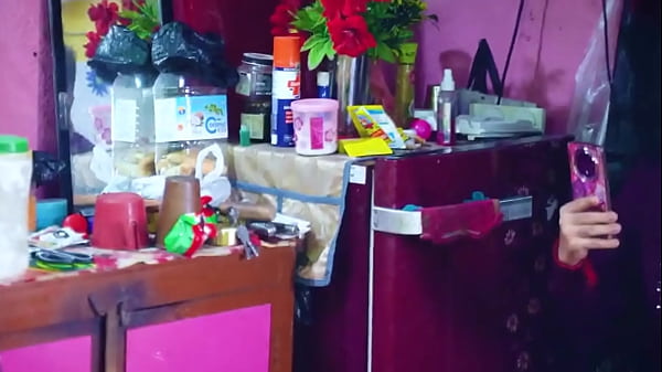 Big Boobs Indian Hot Bhabhi Fucked While Cooking – Desi Sex