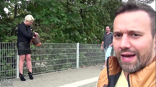 Das Pissen, solltest du wissen führt bei Milfs nicht zu einem schlechten Gewissen